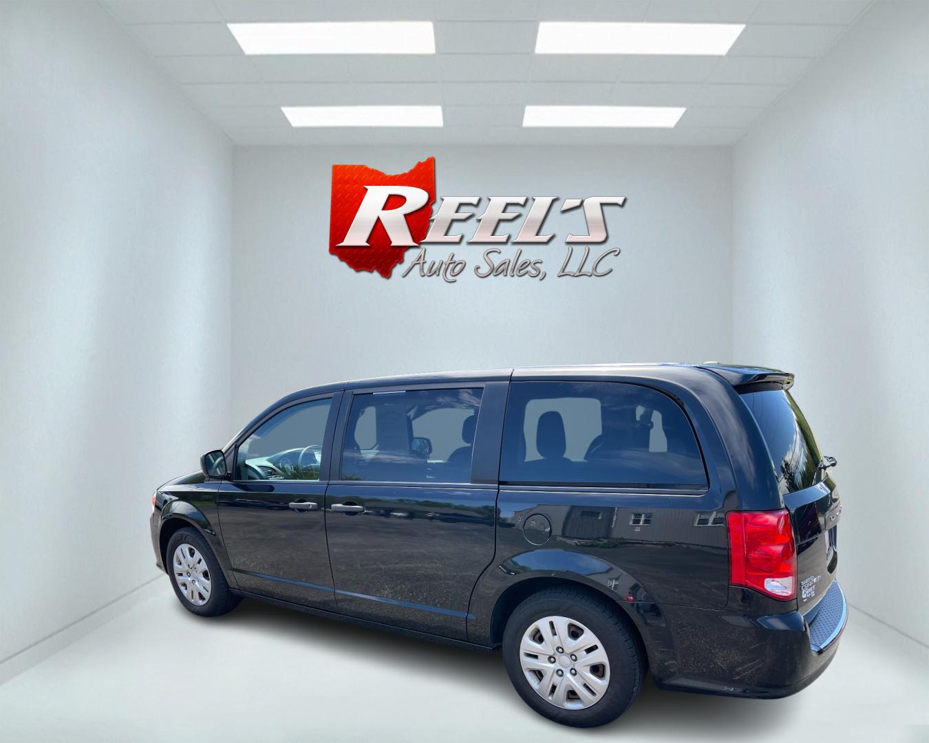 2019 Black /Black Dodge Grand Caravan SE (2C4RDGBG6KR) with an 3.6L V6 DOHC 24V engine, 6A transmission, located at 547 E. Main St., Orwell, OH, 44076, (440) 437-5893, 41.535435, -80.847855 - This 2019 Dodge Grand Caravan SE presents a practical and spacious option for families or travelers needing room for seven passengers. Powered by the robust 3.6L Pentastar V6 engine paired with a 6-speed automatic transmission, it delivers a smooth and reliable driving experience. This model boasts - Photo#7
